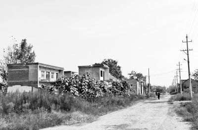 農村村民在原有宅基地之外申請新建住宅