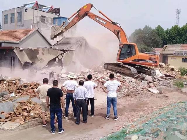 重點查看了影響工程建設的拆遷現場
